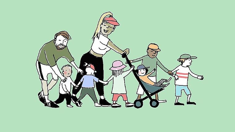 Eine Gruppe von Kindern in Begleitung von zwei Erwachsenen – illustratives Bild Familienergänzende Kinderbetreuung